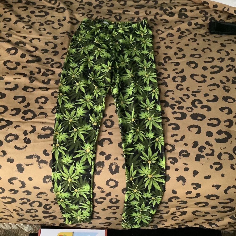 MessQueen NYC Weed Leggings